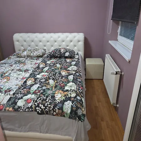 アパート Anja Lux