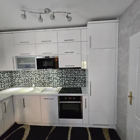 アパート Anja Lux クラドヴォ